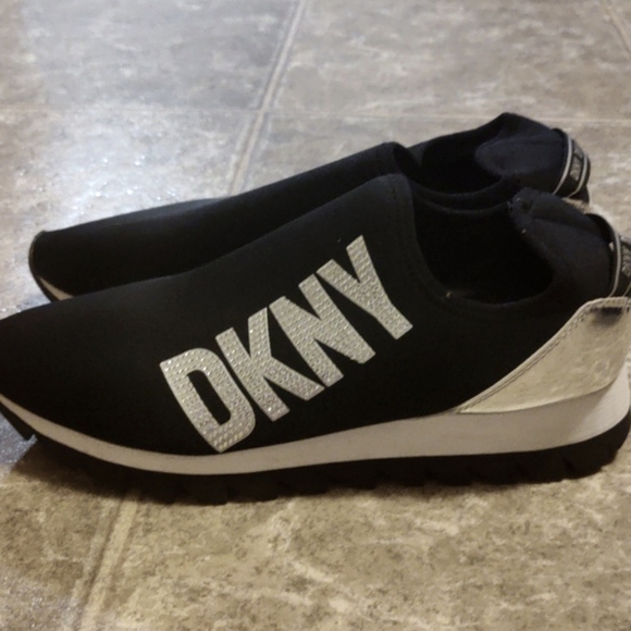 Shoes - Picture 2 of 7